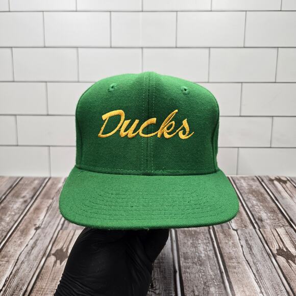 Top Of The World Oregon Ducks Vintage Script Logo Adjustable Wool Snapback Hat - Picture 1 of 8